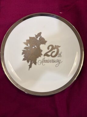 25th Anniversary Commemorative Dinner Plate in Gold and White